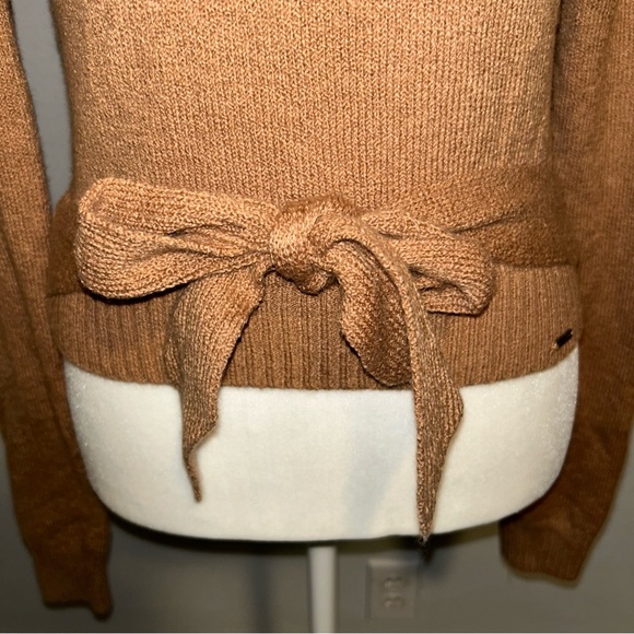 Hollister Tan Crew Neck Sweater with Bow - Picture 3 of 4